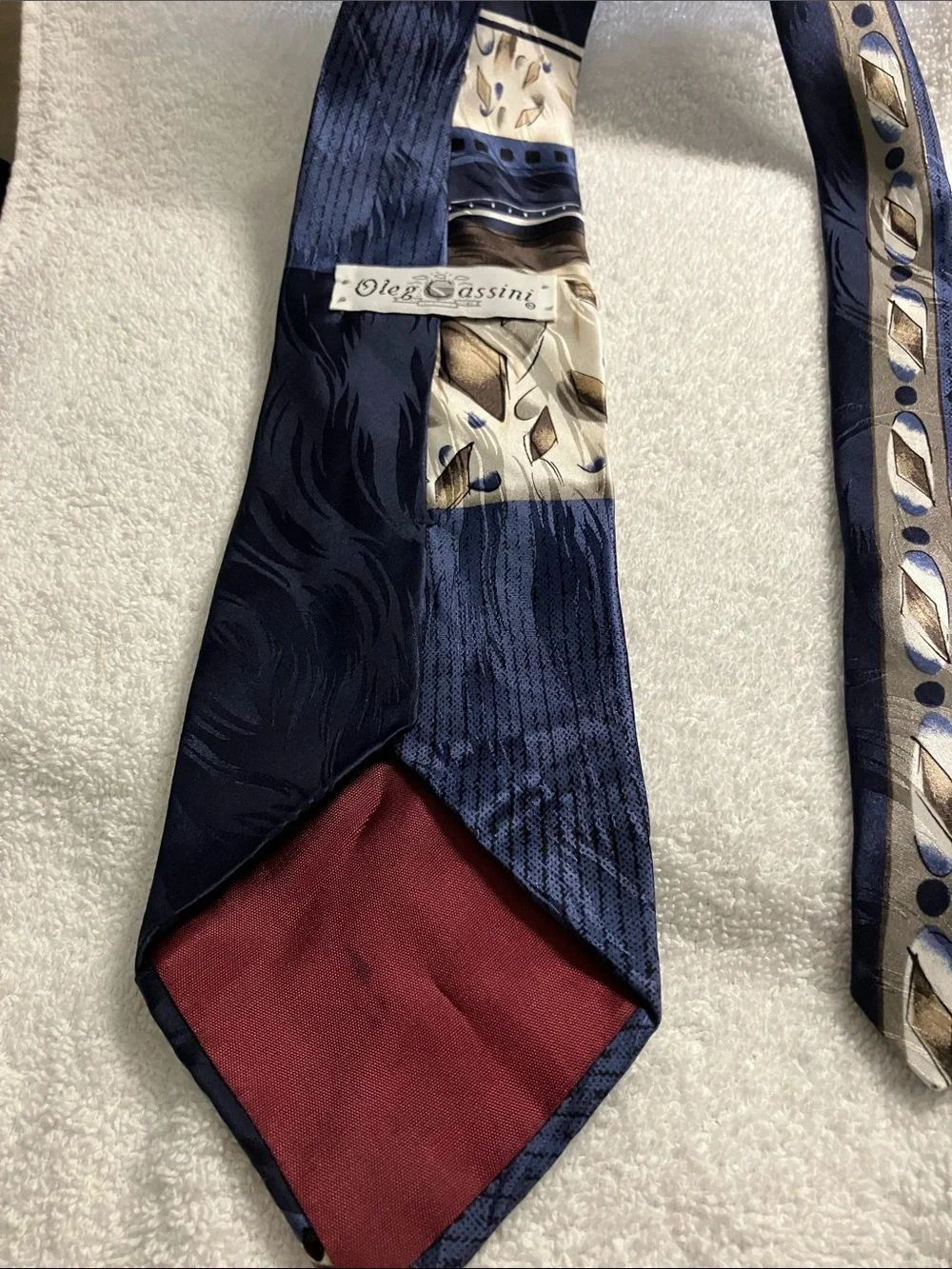 Oleg Cassini Navy & Silver Patterned Silk Neck Tie - Classic Formal Accessory